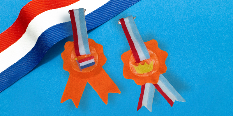 Koningsdagmedailles maken met sticky clay en vilt