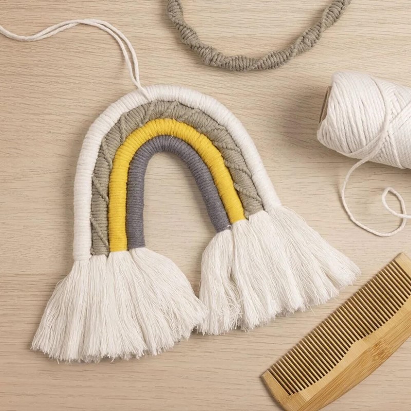 Maak je eigen macramé regenboog