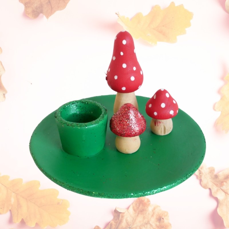 Herfstkandelaar maken met houten paddenstoelen en glitters