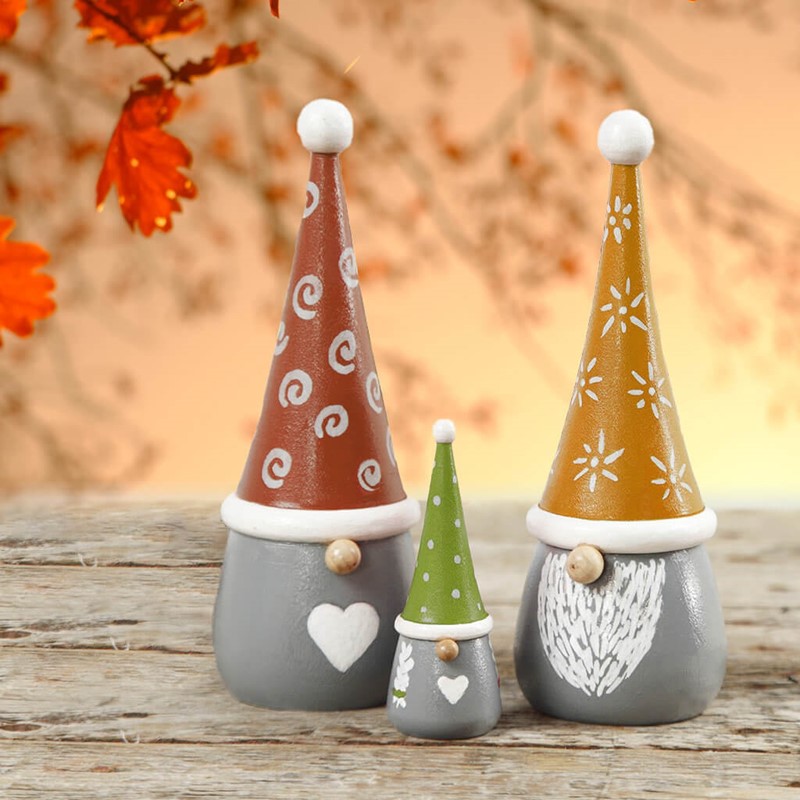 Houten herfstgnomen schilderen met acrylverf
