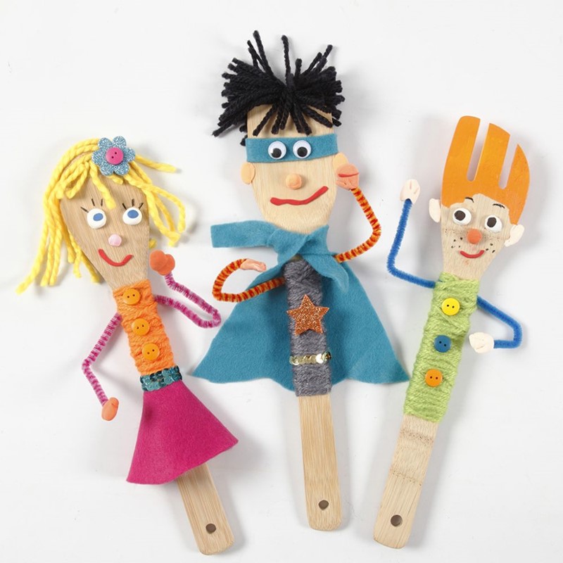 Poppentheaterpoppen maken van bamboe keukengerei