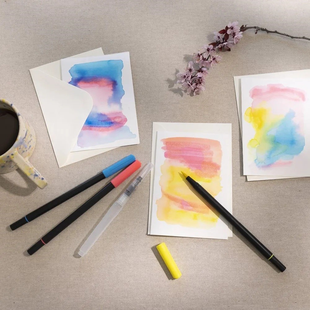 Kaartjes versierd met aquarelstiften