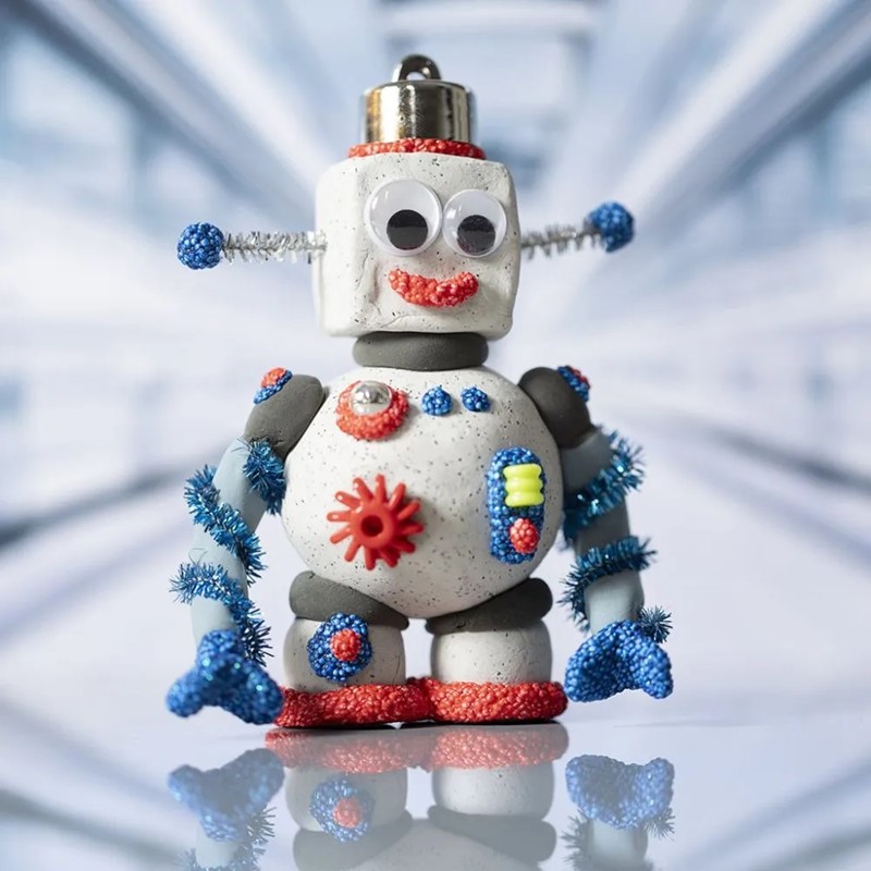 Robotjongen met Stone Clay
