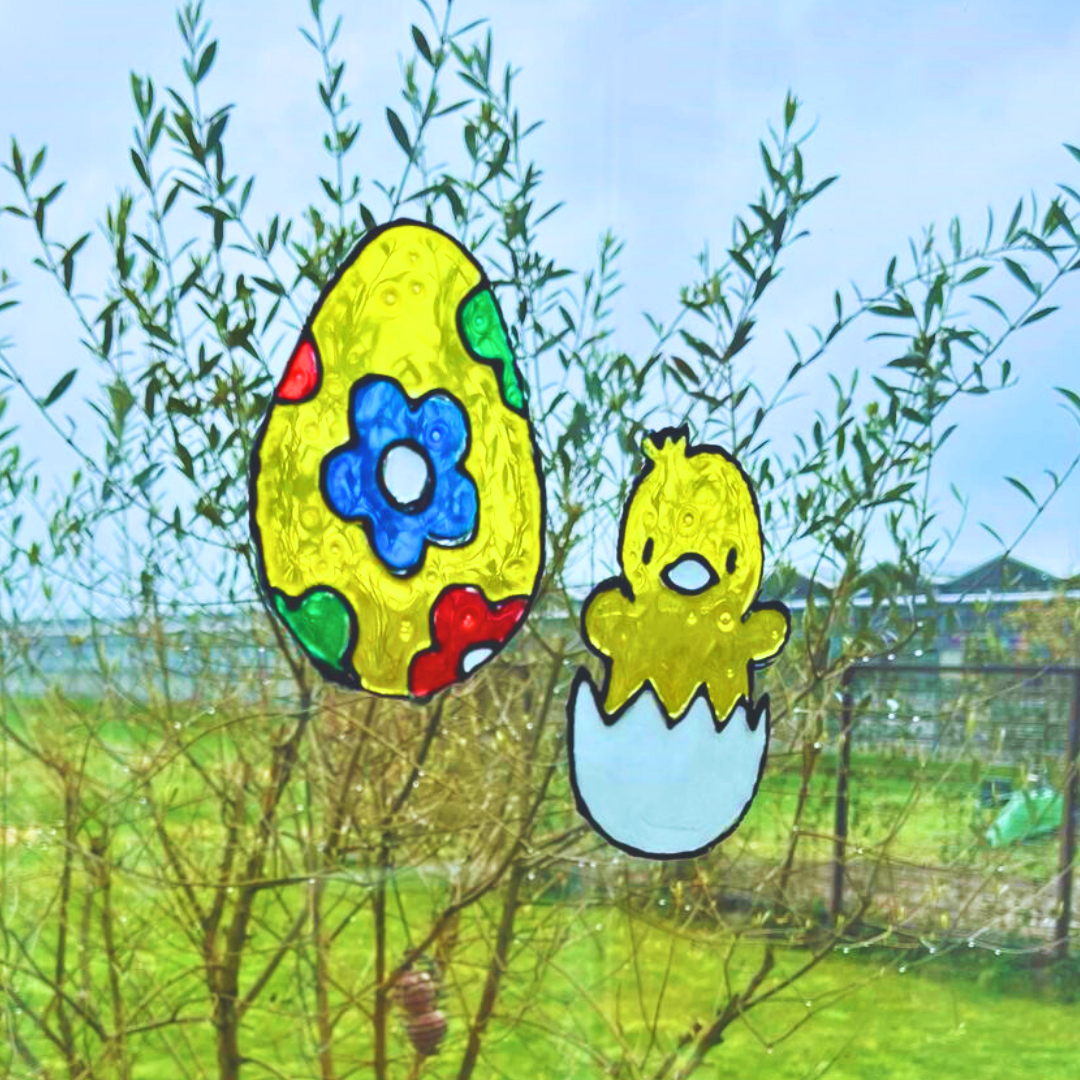 Raam versieren voor Pasen met stickerverf